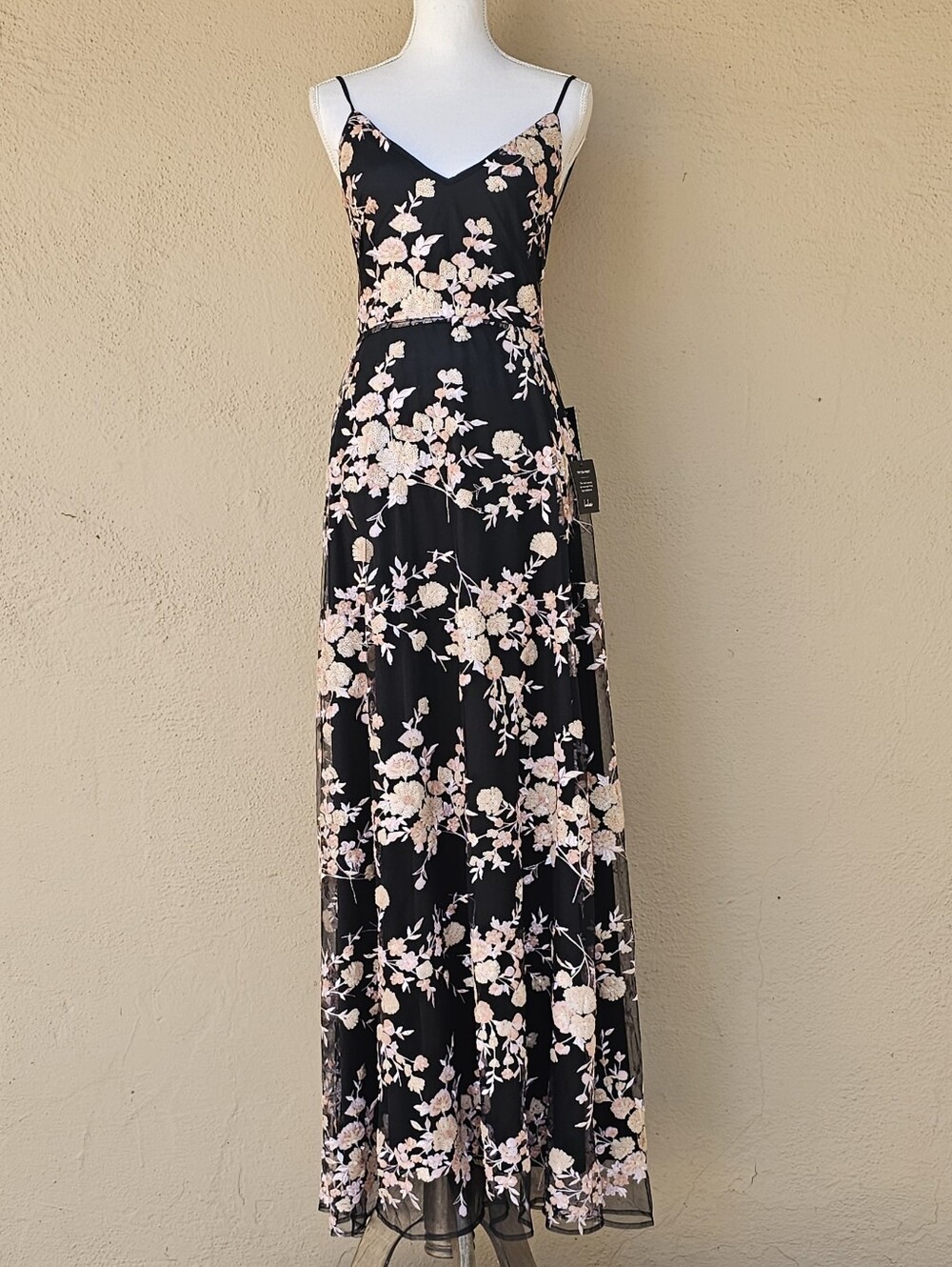 NWT Lulus Strappy Back Floor Length Embroidedered Sequined Formal Dress Sz L